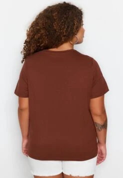 Crew Neck Printed T-Shirt 13 Crew Neck Printed T-Shirt -CARMAKOMA Clothing Sales 6 zoom desktop 3