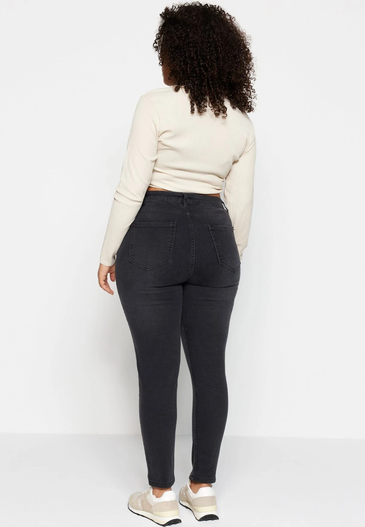 Front Button Detail Skinny Jeans 8 Front Button Detail Skinny Jeans - Image 6