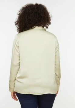 Button Down Shirt 15 Button Down Shirt -CARMAKOMA Clothing Sales 7 zoom desktop 28