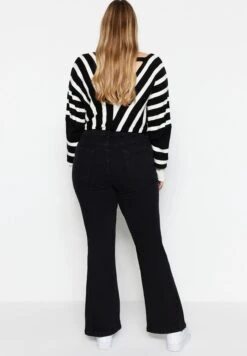 Button Flared Jeans 17 Button Flared Jeans -CARMAKOMA Clothing Sales 8 zoom desktop 27